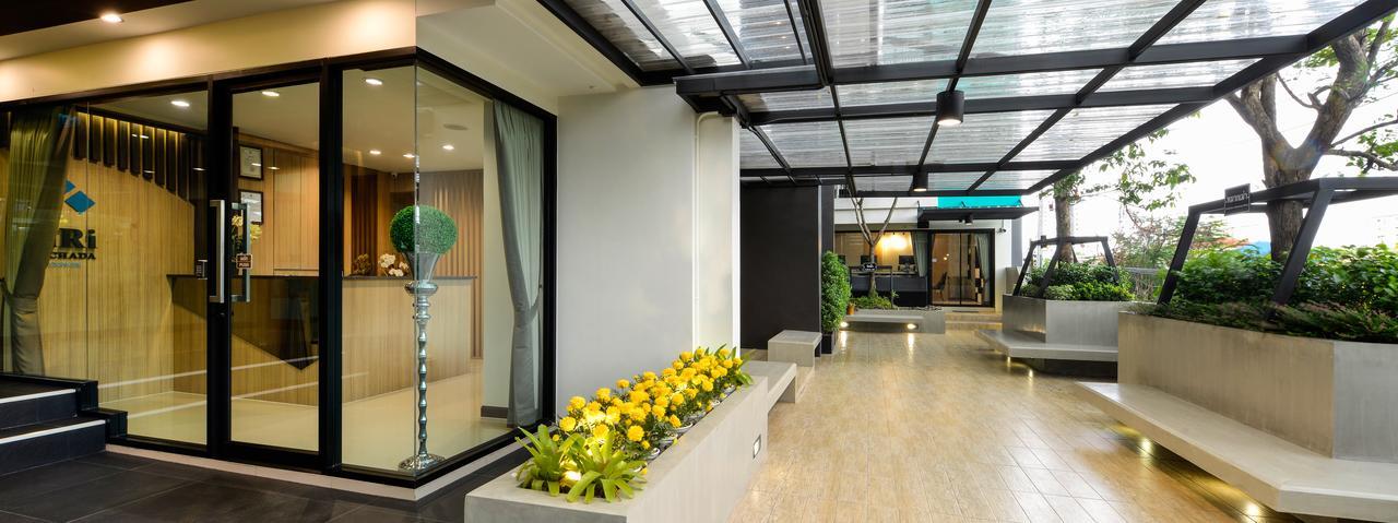 Siri Ratchada Bangkok Hotel Kültér fotó