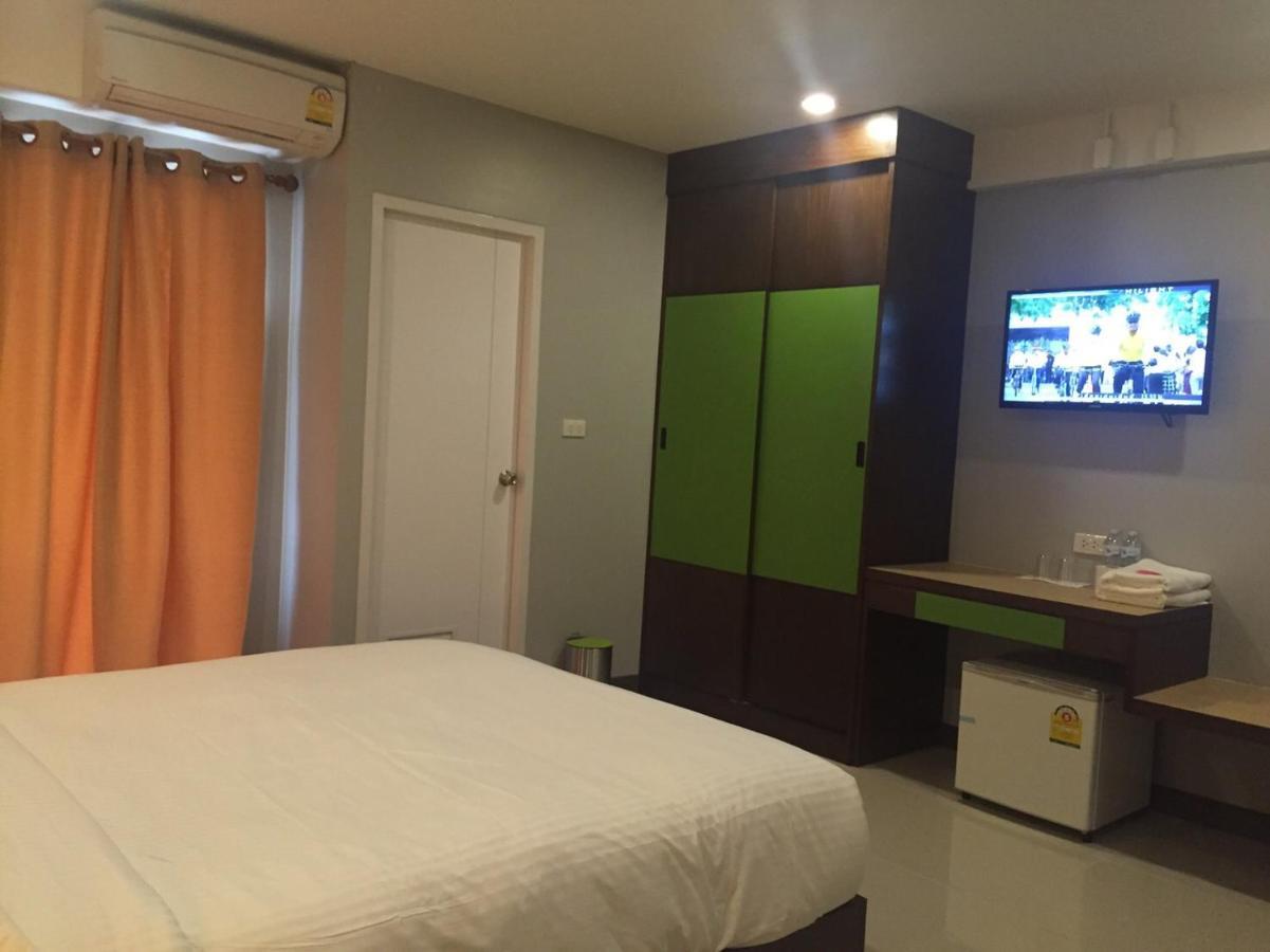 Siri Ratchada Bangkok Hotel Kültér fotó